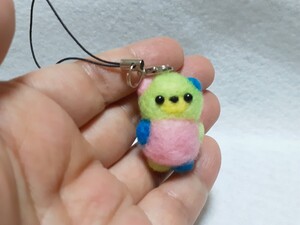 羊毛フェルト ハンドメイド 　くま　カラフルクマさん ストラップ 