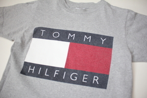 90’ｓ【Tommy Hilfiger】トミー ヒルフィガー　Tシャツ　半袖カットソー　グレー　サイズ7　KIDS　子供服　古着　ビンテージ