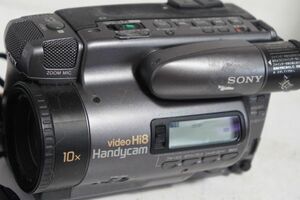 即決4980(1980より)☆SONY CCD-TR900 ビデオカメラ 通電OK　527 　ジャンク