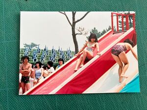 【レアショット】石野真子　写真　虹水着　水泳大会　しっかり膨らみ　昭和タレント　70年代アイドル