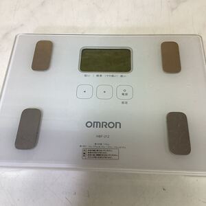 OMRON 体重計　HBF-212 ホワイト　最大計量135kg （c-62）