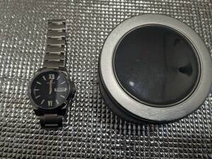 EDIFICE EFB-100 メンズステンレス腕時計 10気圧防水 純正パッケージと時計ケース付き