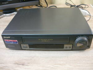 【中古】SHARP/シャープ　VHS　ビデオデッキ　VC-HF530　再生確認済み　リモコン無し