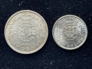 13、未使用　アンゴラ銀貨　ポルトガル領　1952・1955年　2枚　外国コイン　外国銀貨　古銭　貨幣