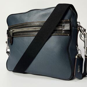 美品 / 希少 COACH コーチ ショルダーバッグ メッセンジャーバッグ ブルー系 本革 ペブルレザー 男女兼用 メンズ チャーム付き 金具 SV