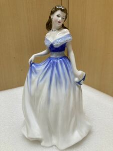 YK4682 ロイヤルドルトン Royal Doulton CHARLOTTE フィギュリン 陶器人形 置物 英国 イギリス 西洋美術 高さ約21.5cm 現状品