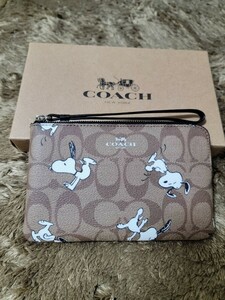 【1スタ】C-732 新品未使用 【COACH×PEANUTS】コーナー ジップ リストレット 並行輸入品