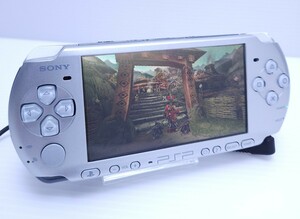 PSP3000本体 シルバー 美品/動作品 PSP SONY ソニー プレイステーション 希少品 2GB メモリカード/ セットレトロゲーム(H-175)