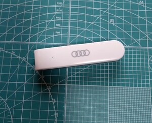 アウディ　AUDI　モバイルバッテリー