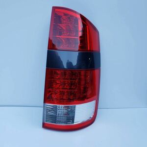 [送料無料] ノア ヴォクシー 後期　AZR60G AZR65G 純正 右 LEDテールランプ テールライト ICHIKOH 28-184 カラー 1E2