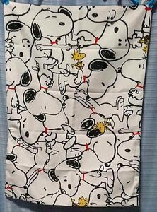 SNOOPY　枕カバー　新品　サンリオ　キャラクター