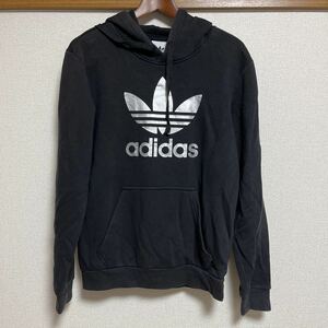 adidas アディダス　パーカー　M