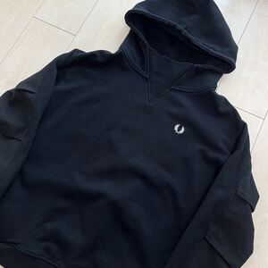 FRED PERRY フレッドペリー スウェットパーカー タック袖 F1854 黒M