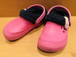 ●○ 美品 crocs kids FUZZ クロックス キッズ ファズ ライニング ライナー付き ファー 秋冬用 サンダル C10 C11 17.5～18.0cm ピンク ○●