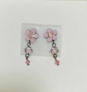 美品　ピアス　スワロフスキー　ビジュー ゆらゆら ピンク　花　フラワー　アンティーク調