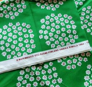 新品●マリメッコ 26×72㎝プケッティ緑 Puketti 生地 marimekko 布 リピート グリーン 緑
