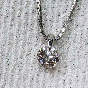 【値下げ交渉は質問より】最高品質のダイヤ０，６７１ＣＴ☆プチネックレス☆プラチナ製☆美しい輝きに感動♪♪