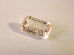 モルガナイト　ルース１点　約2.8ct　#2021