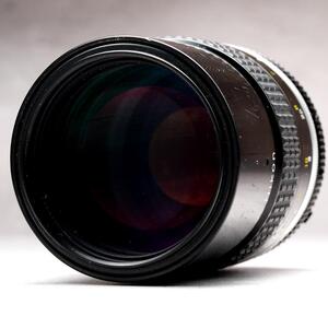 【とろけるボケ】動作◎ ニコン Ai Nikkor 135mm F2.8 743 中望遠　ポートレート　単焦点　オールドレンズ nikon