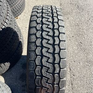 BS ECOPIA M812 205/85R16 117/115N LT ミックスタイヤ1本