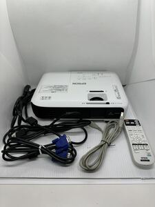 S1243) 美品　EPSON EB-S04 LCDプロジェクター 3000ルーメン 解像度SXGA ランプ時間 199H/0H 簡易動作確認済み（已0）