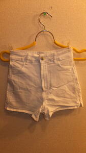 ★H&M★Ladies short Pants Size4 エイチアンドエムレディースストレッチショートパンツサイズ4　EUR32　USED IN JAPAN ホワイト