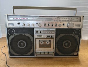 IY1822 TOSHIBA RT-8980SM 昭和レトロ AM&FMラジオ・カセットデッキ/東芝 通電＆ラジオ受信OK その他詳細動作未確認 現状品 JUNK