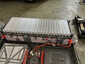 リーフ　バッテリー　AZE0 中期　24KW リチウムイオン　２００V ユニット　２４個セット　縦置き　オフグリッド　蓄電池　ソーラーシステム