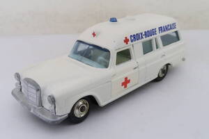 matchbox KING SIZE MERCEDES BENZ BINZ AMBULANCE リペイント ビンツ救急車 箱無 約10cm イギリス製 イイレ 