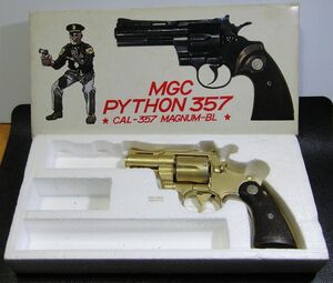 モデルガン SMG ★ MGC PYTHON 357 ☆ CAL-357 MAGNUM ☆ 2,5inch ◇ 金属製 / 木製グリップ 【中古品】