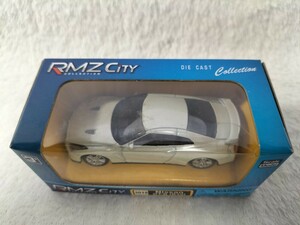 【RMZ-City】日産スカイラインR35・GT―R！新品未使用未開封「出品撮影の為に開封」美品パールホワイト１／６４スケール