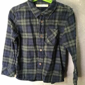 used 子供服「 GROBAL WORK チェックシャツ 長袖 120cm 男の子 」 綿100% / 肩部分に破れあり / 秋冬服 / XLサイズ 120cmくらいのお洋服