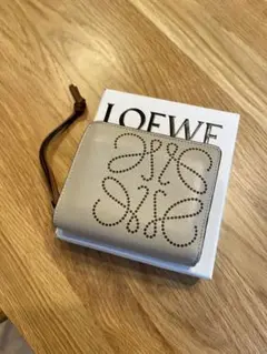 LOEWE アナグラムコンパクトウォレット　ベージュ