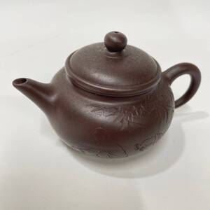 ★ 1円~【コレクター放出品】 紫砂壺 朱泥 茶器 煎茶 煎茶道具 急須 唐物 落款印あり 紫砂碧玉 中国古美術 時代物 重量約143g 詳細不明 YK