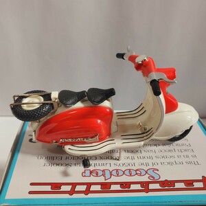 ダイキャスト メタル「Lambretta Scooter 赤色/白」 新品未使用 864