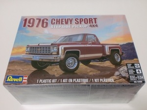 アメリカ レベル 1/24 シェビー スポーツ ステップ サイド ビックアップ トラック 1976 Chevy Sport Stepside 4×4 Pickup Revell 85-4486