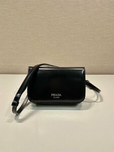 ●極美品●新品同様●未使用【Prada】「プラダ」かわショルダーバッグくろ