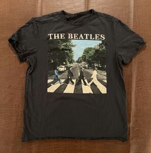 The Beatles Band Shirt - Distressed - Size Women’s Medium 海外 即決