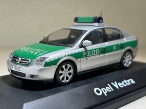 1/43 「オペル ベクトラ Polizei」 シルバーメタリック シュコー リミテッドエディション　Art.-Nr.02766