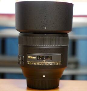 ニコン AF-S NIKKOR 85mm F1.8G 大口径中望遠単焦点 NIKON