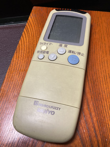 【SANYO エアコンリモコン RCS-VS6A 中古　動作品【23/03 TY-6E】