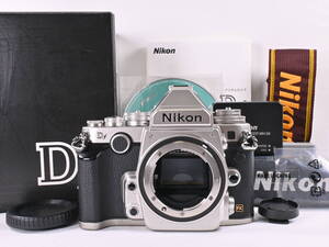 【美品】 ニコン Nikon Df シルバーボディ 《ショット数2463》 #A313