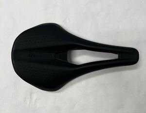 fizik フィジーク fizi:kフィジックArgo Tempo R5 150mm幅 クロモリレール サドル 未使用 新車外し