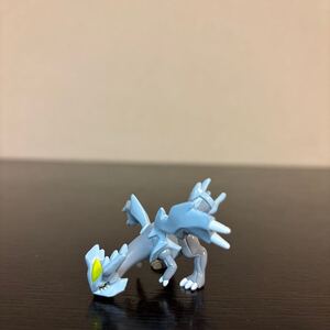 モンコレ M-037 キュレム 穴あき 中古品 ポケモン フィギュア ポケットモンスター モンスターコレクション