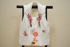 女の子　七五三　上質 かわいい被布　白　正絹　刺繍柄　日本製 【３歳用】　ngs-hifu-28