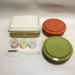 【Tupperware タッパーウェア 保存容器 プラスチック製 昭和レトロ 丸型 ケース ヘラ まとめて 7点セット】