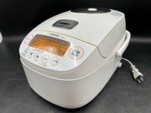 象印/ZOJIRUSHI 圧力 IH 炊飯器 炊飯ジャー 5.5合炊き 2021年製 炊飯器 極め炊き 鉄器コート プラチナ厚釜 ホワイト/白 NP-BK10