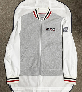 国内正規品 MONCLER GAMME BLEU モンクレール ガムブルー スタジャン ジャケット サイズXXL* ベスト ダウン コート パーカー トムブラウン