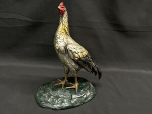 【H374】在銘あり 金属製 鶏 にわとり 軍鶏 置物 高さ29cm 重さ約3kg 金属工芸 オブジェ 縁起物 干支 彫物 b