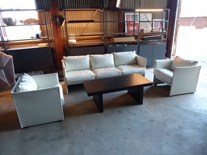 美品｜Cassina（カッシーナ）403 TILBURY/ティルブリー｜マリオ・ベリーニ｜3P＋1P×2＋センターテーブル｜FX革応接ソファセット　265万円